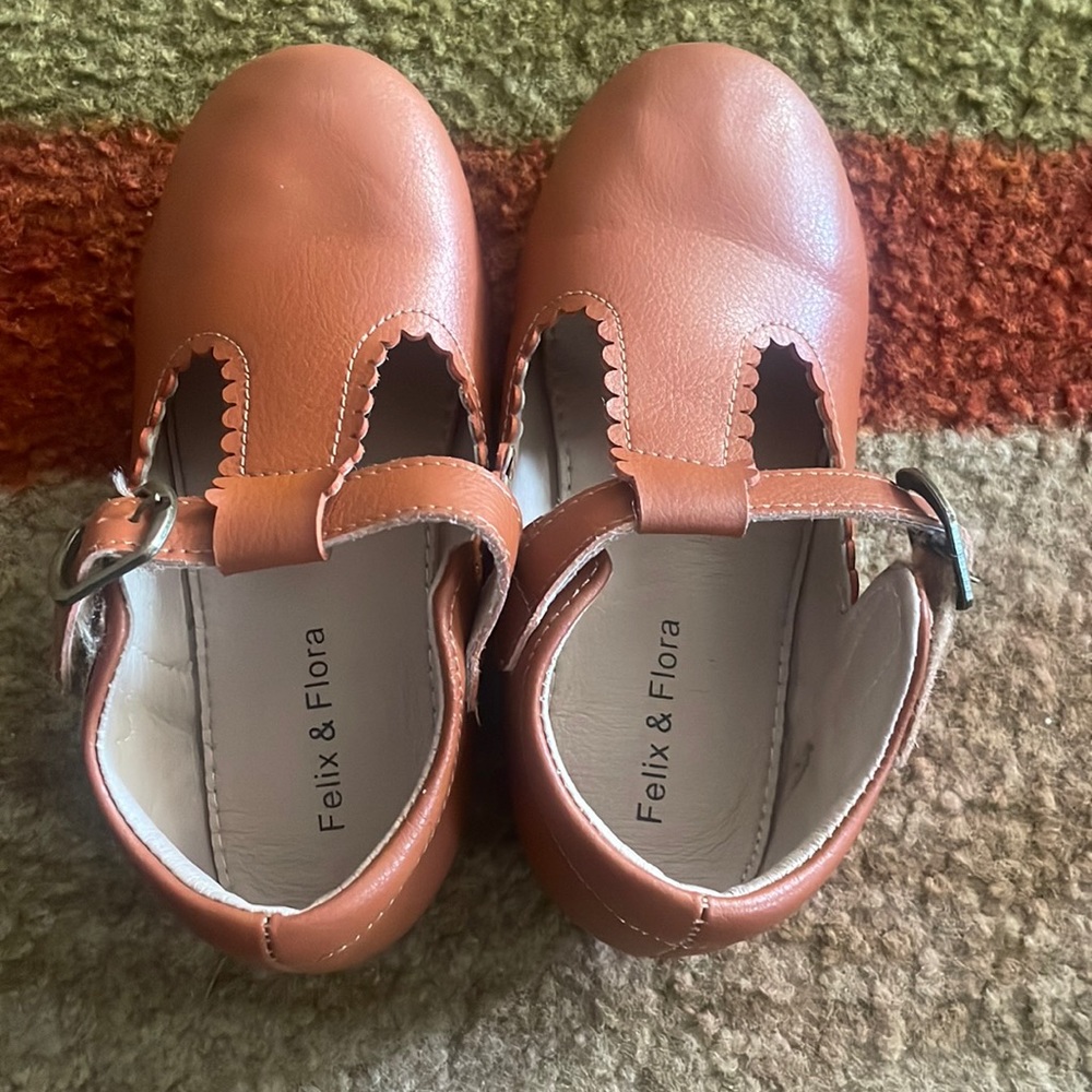 Toddler girl brown dress shoes.